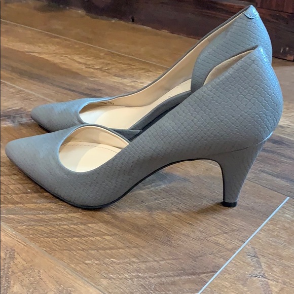 Heels - Picture 3 of 7